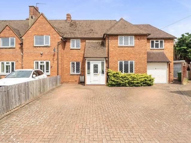 House for sale in Chalfont St. Peter, Denham