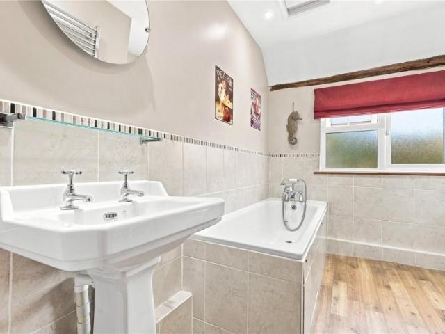 House for sale in Chipping Hill, Essex