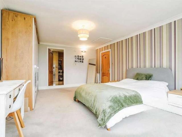 House for sale in Burton Salmon, North Yorkshire