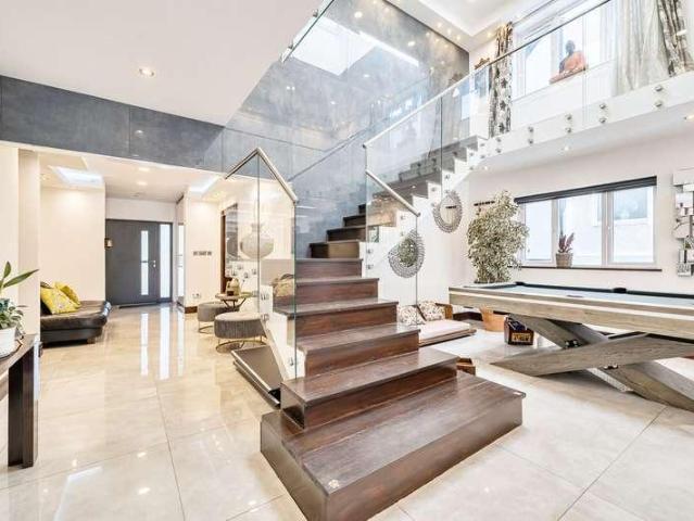 House for sale in Yiewsley, Greater London