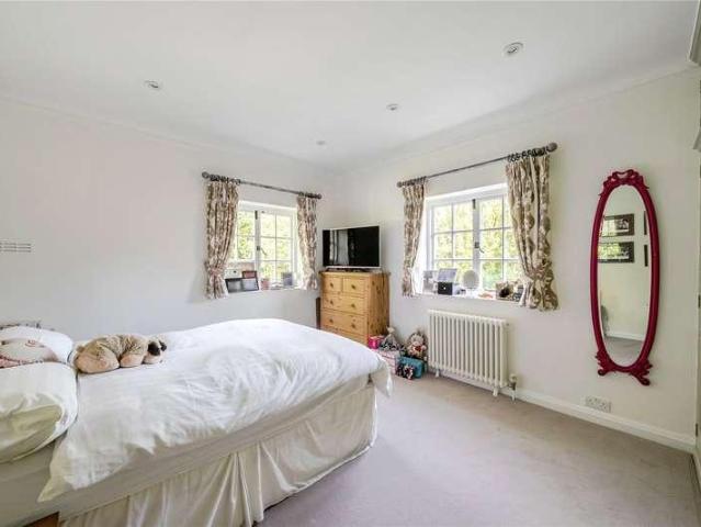 House for sale in West Byfleet, Woking