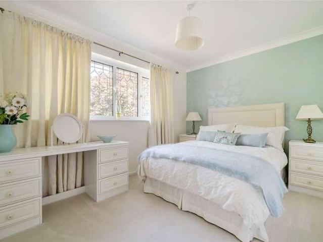 House for sale in Lightwater, Surrey Heath