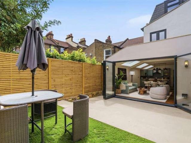 House for sale in Balham, Greater London