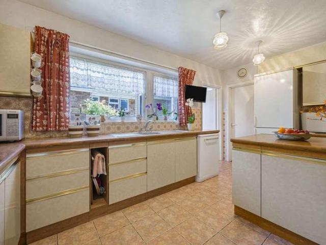 House for sale in Aperfield, Greater London