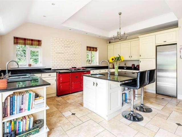 House for sale in Shalford, Westborough