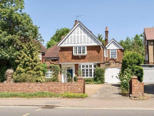 House for sale in Pinner, Greater London