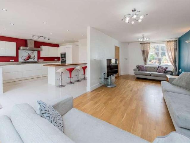 House for sale in Waterdale, St Albans