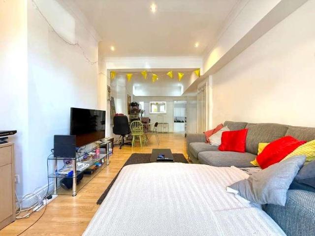 House for sale in London Borough of Lewisham, Brockley