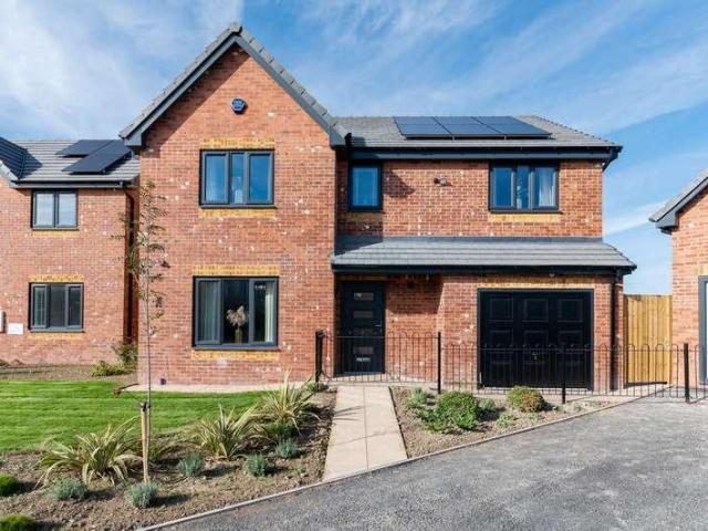 House for sale in Brackenfield, East Midlands