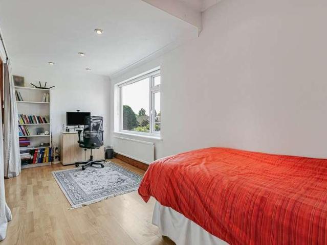 House for sale in Lower Halliford, Surrey