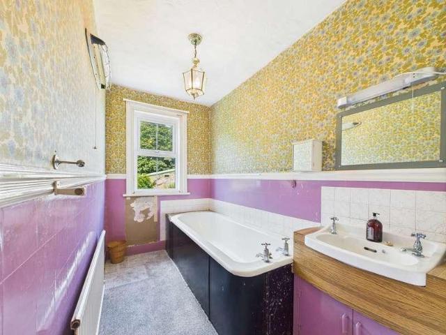 House for sale in Upton, Acol