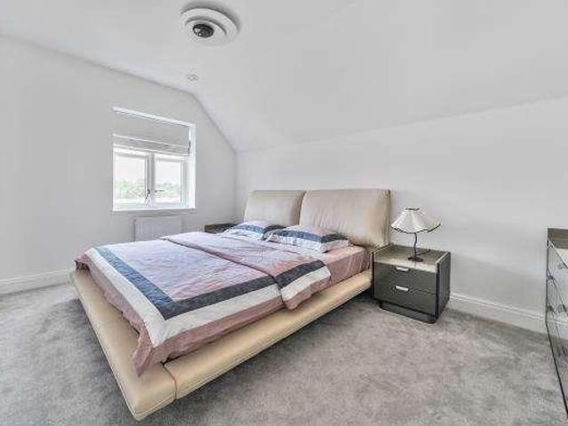 House for sale in Fleet, Hart