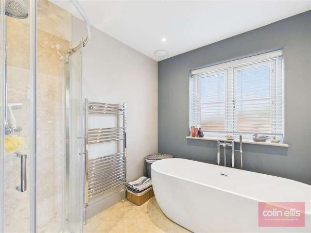 House for sale in East Ayton, North Yorkshire