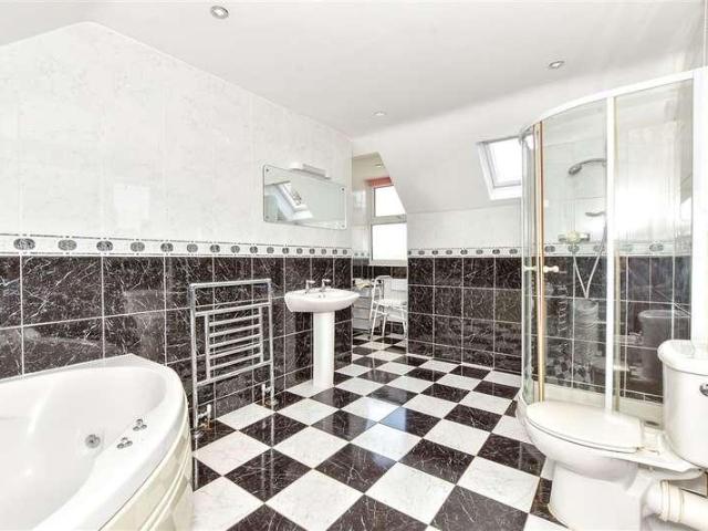 House for sale in Littlecote, West Sussex