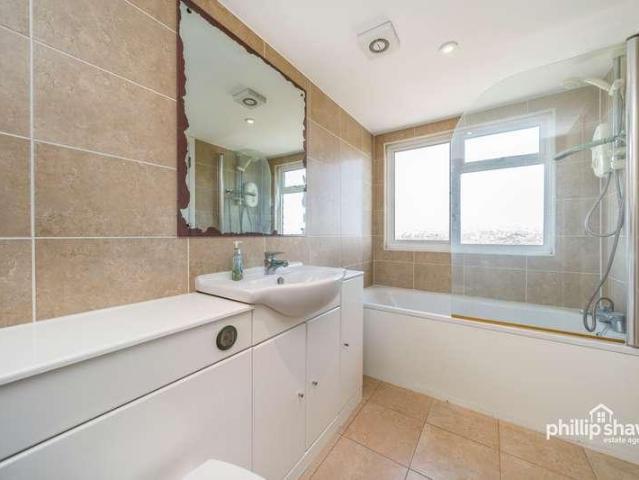House for sale in Kenton, Greater London