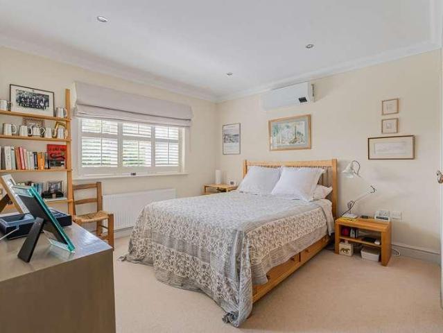 House for sale in Hare Hatch, Wargrave