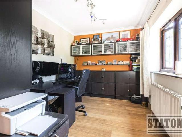 House for sale in Bush Hill Park, Greater London