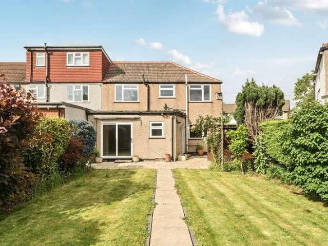 House for sale in Harrow Weald, Greater London