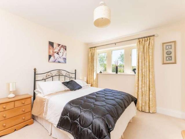 House for sale in Crossflatts, West Yorkshire