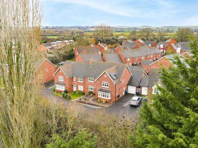 House for sale in The Fairways, Warwick