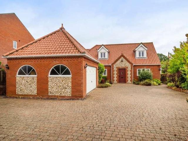 House for sale in Crostwick, Norfolk