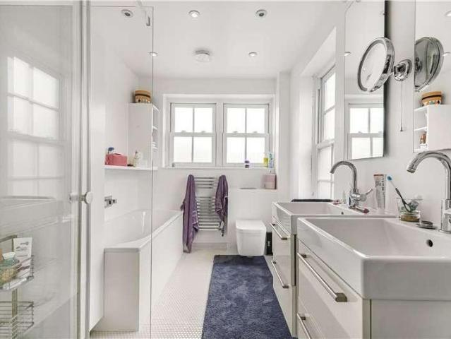 House for sale in Mortlake, Greater London