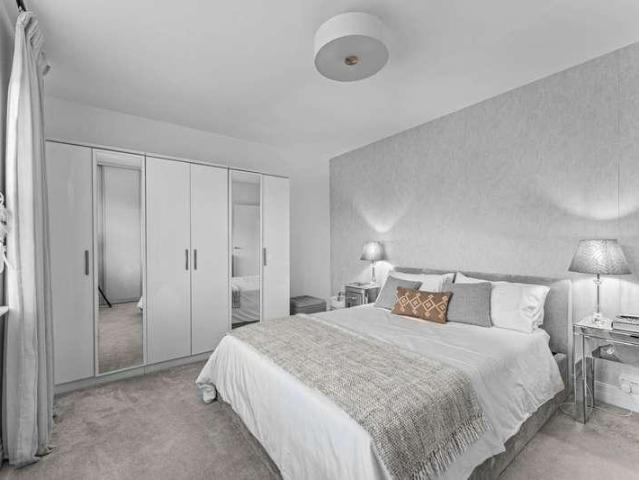 House for sale in Henley-on-Thames, Berrick Salome