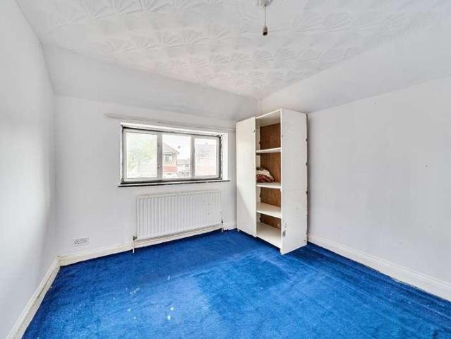 House for sale in London Borough of Ealing, Greenford