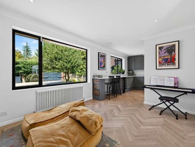 House for sale in Farnham Common, Buckinghamshire