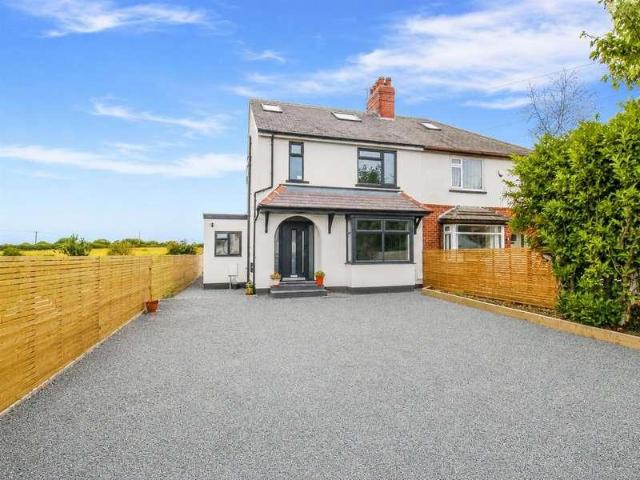 House for sale in East Ardsley, West Yorkshire