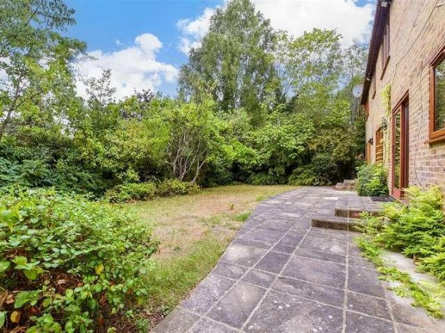 House for sale in Nork, Red Hill