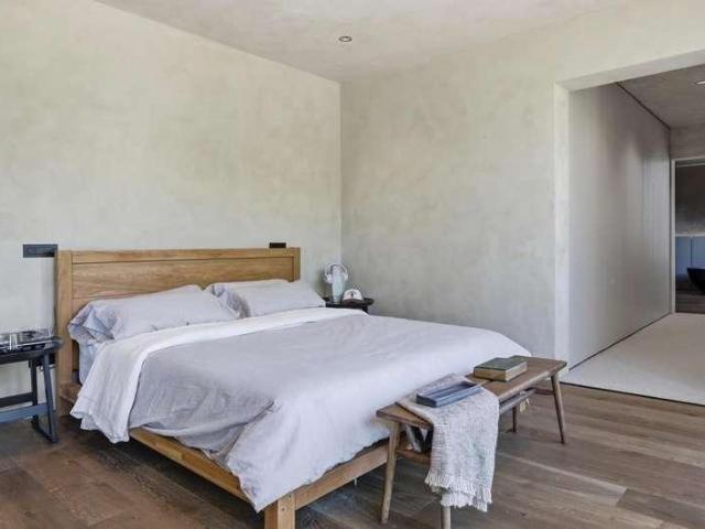 House for sale in Sewardstonebury, Epping