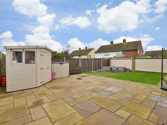 House for sale in Lambourne, Epping