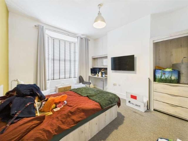 House for sale in Elmfield, Leicestershire