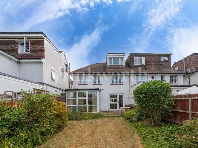 House for sale in Golders Green, Greater London