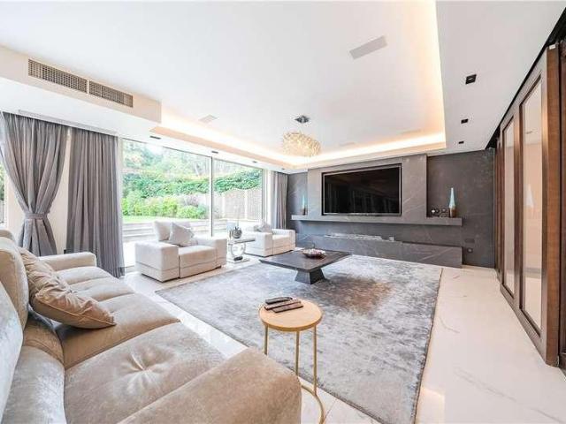 House for sale in Batchworth