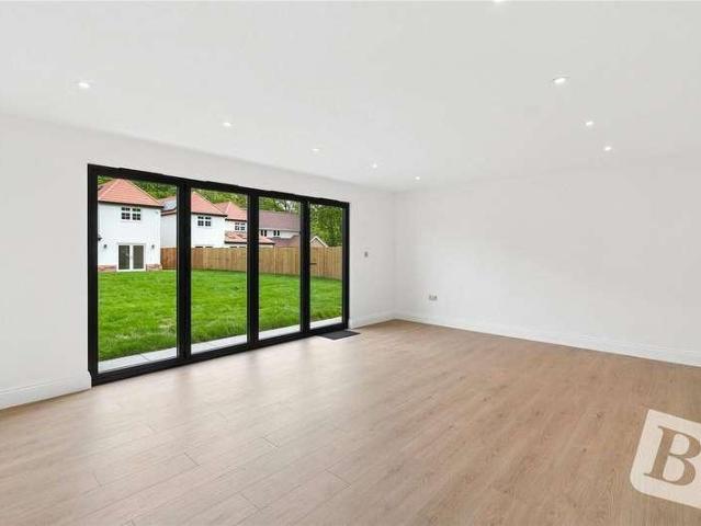 House for sale in Kelvedon Hatch, Brentwood