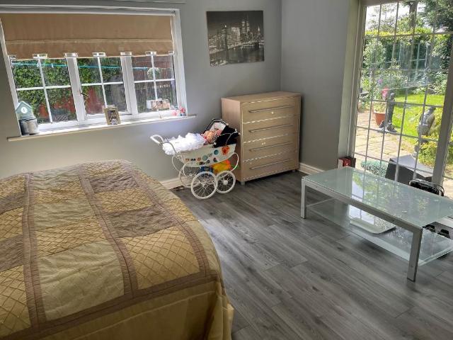 House for sale in Liverpool, Kennessee Green