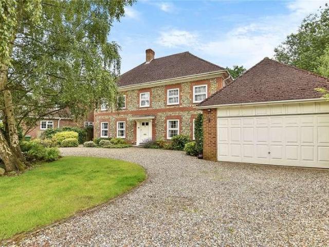 House for sale in Gerrards Cross, Tatling End