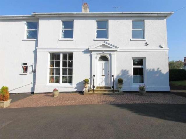 House for sale in Stourbridge, West Midlands