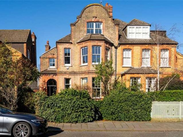 House for sale in Streatham Hill, Greater London
