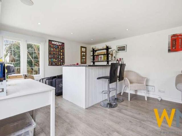 House for sale in Hutton, Navestock Side
