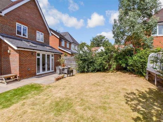 House for sale in Cox Green, Horsham