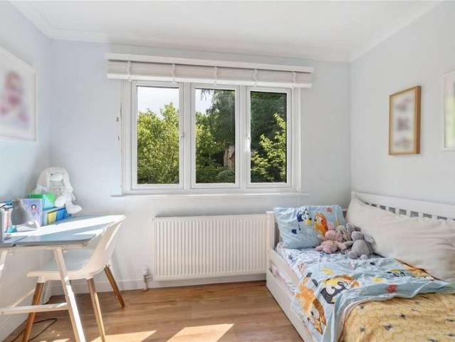 House for sale in Heatherside, Heol-las