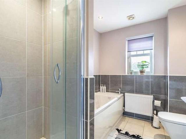 House for sale in Hut Green, Eggborough