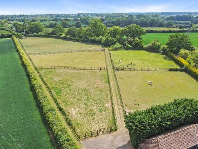 House for sale in Chipping Hill, Essex