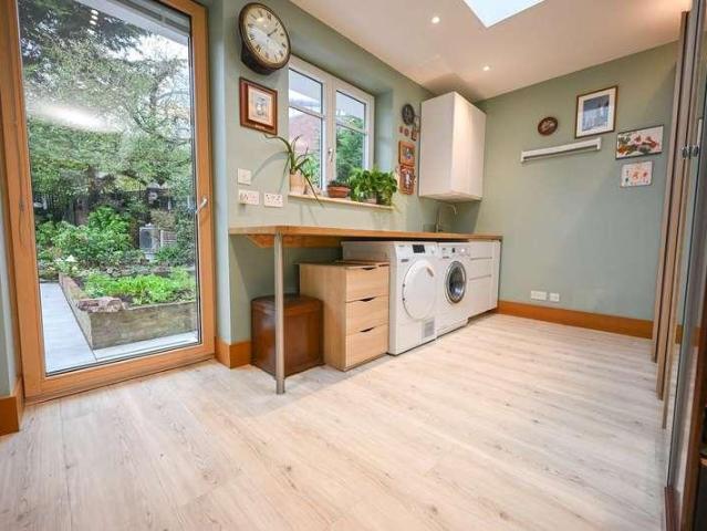House for sale in Kingston Upon Thames, Surbiton