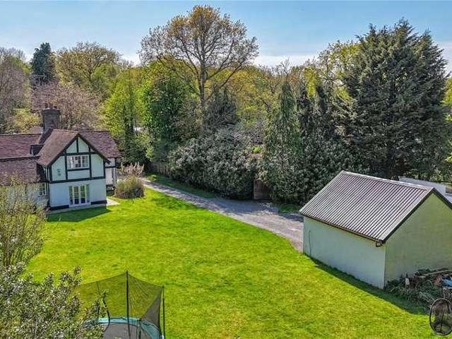 House for sale in Farnham Common, Buckinghamshire