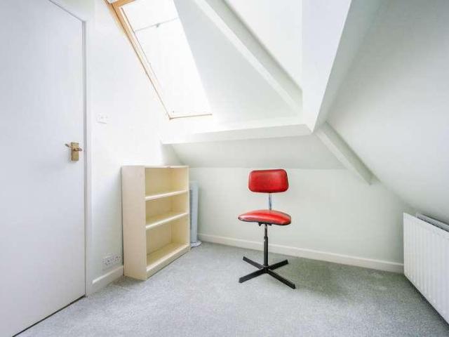 House for sale in Hillview, Surrey
