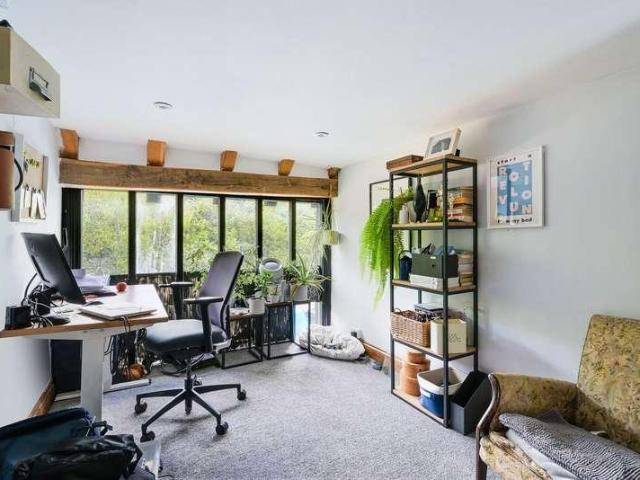 House for sale in New Chapel, Hillview